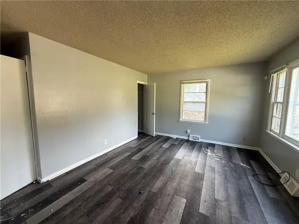 3909 E 58th ST, Kansas City, MO 64130