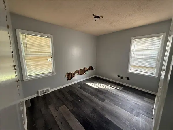 3909 E 58th ST, Kansas City, MO 64130