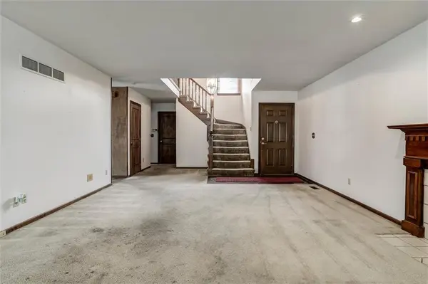 9172 W 102nd TER, Overland Park, KS 66212