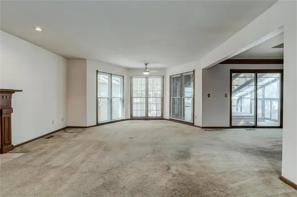 9172 W 102nd TER, Overland Park, KS 66212