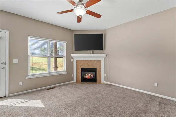 21871 W 116th PL, Olathe, KS 66061