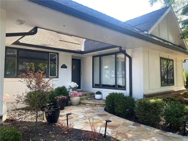 12809 Pembroke CIR, Leawood, KS 66209