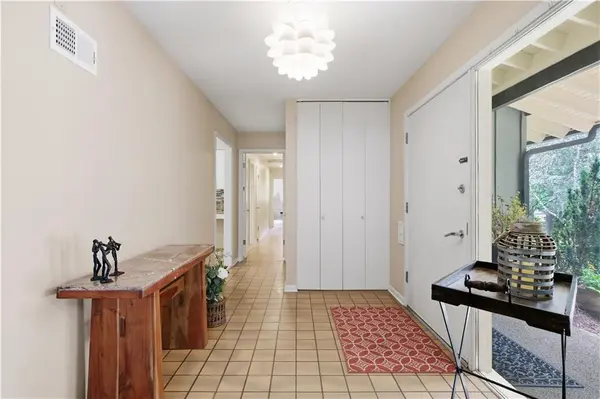 5204 W 83RD TER, Prairie Village, KS 66207
