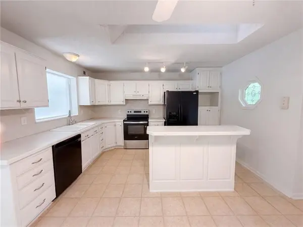 801 Courtland CT, Belton, MO 64012
