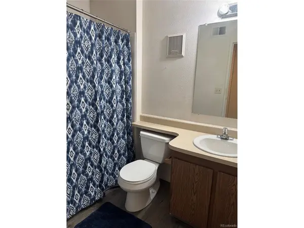 1850 S Pitkin #B, Aurora, CO 80017