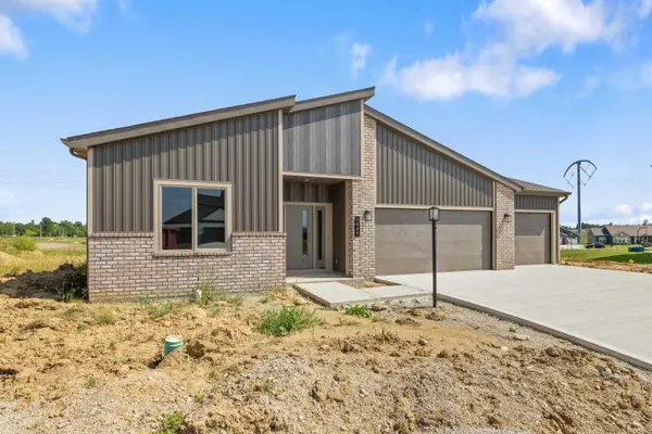 1446 Paradise Cay CV, Fort Wayne, IN 46818