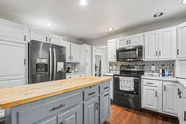 54563 Hunters CT, Elkhart, IN 46514