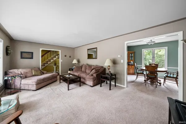 15669 Hearthstone DR, Mishawaka, IN 46545