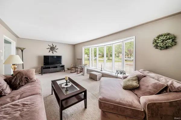 15669 Hearthstone DR, Mishawaka, IN 46545