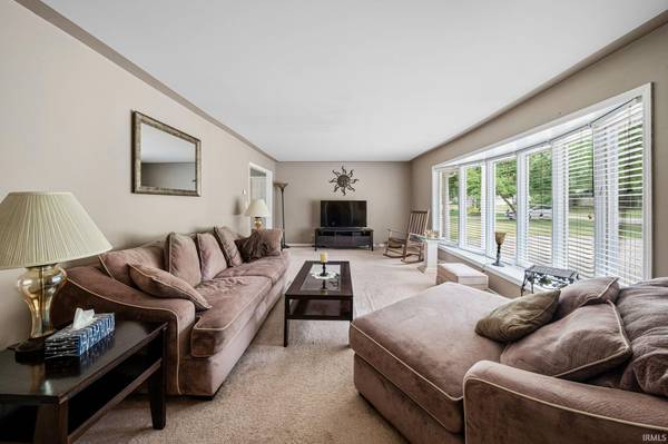 15669 Hearthstone DR, Mishawaka, IN 46545