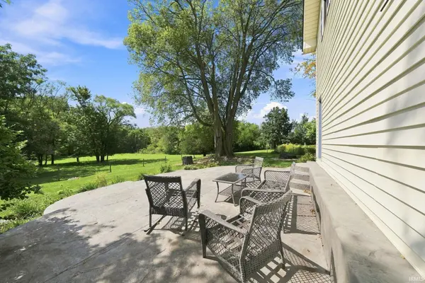 11722 N River RD, New Haven, IN 46774