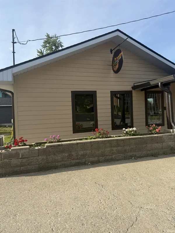 45 E Mechanic ST, Bloomfield, IN 47424