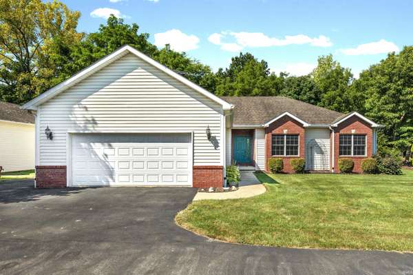 2811 Chinagrove DR, West Lafayette, IN 47906