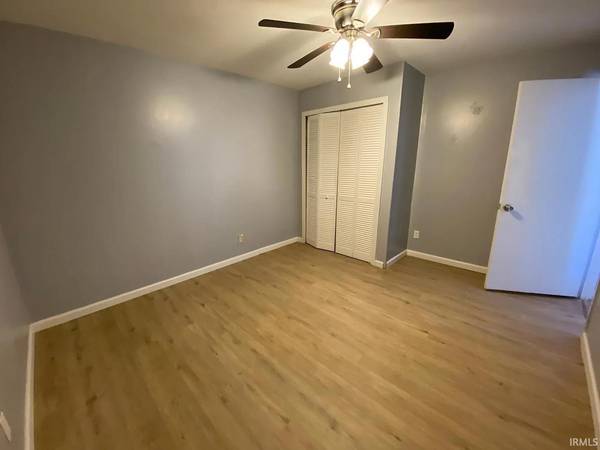 324 E Moore ST, Boonville, IN 47601