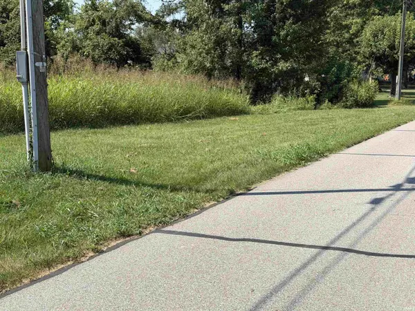 7359 Tunnelton RD, Bedford, IN 47421-7860