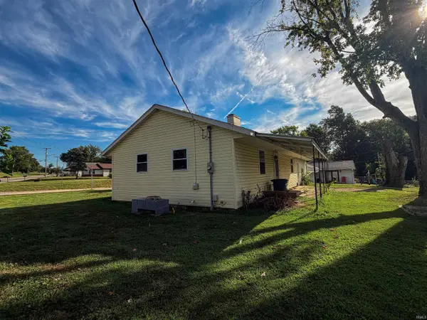 1 Lynwood DR, Washington, IN 47501