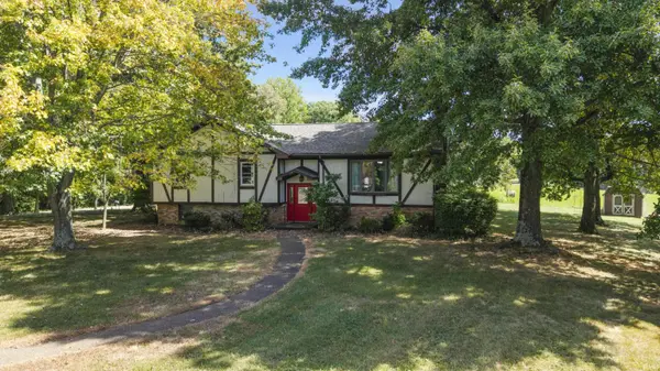 14701 Honeysuckle DR, Evansville, IN 47725