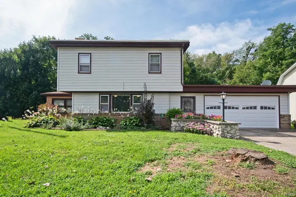 9615 N Steinbarger Lake DR, Wawaka, IN 46794-9616