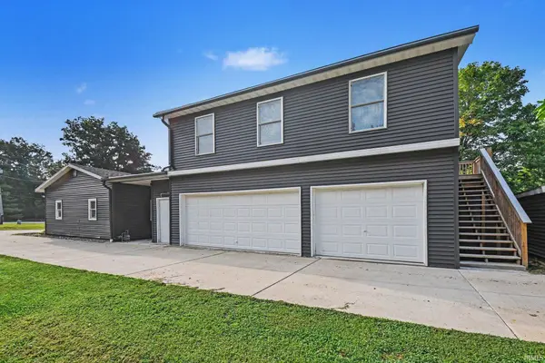 2827 Edwardsburg AVE, Elkhart, IN 46514