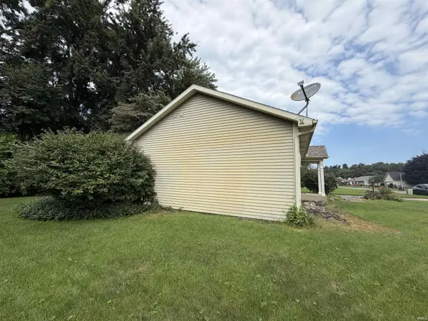 51937 Meadow Crest DR, South Bend, IN 46628-9413