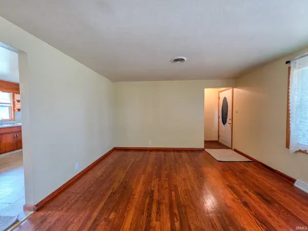 345 W Dinehart AVE, Elkhart, IN 46517