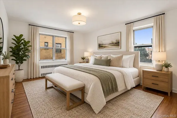 8333 Austin ST #6R, Kew Gardens, NY 14415