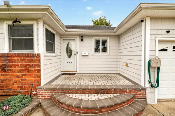397 Briarwood RD, Massapequa, NY 11758