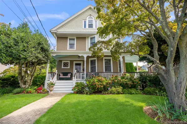 43 Kellogg ST, Oyster Bay, NY 11771
