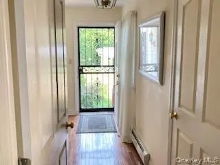 87 11th AVE, South Huntington, NY 11746