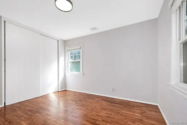 13 Indian TRL, White Plains, NY 10603