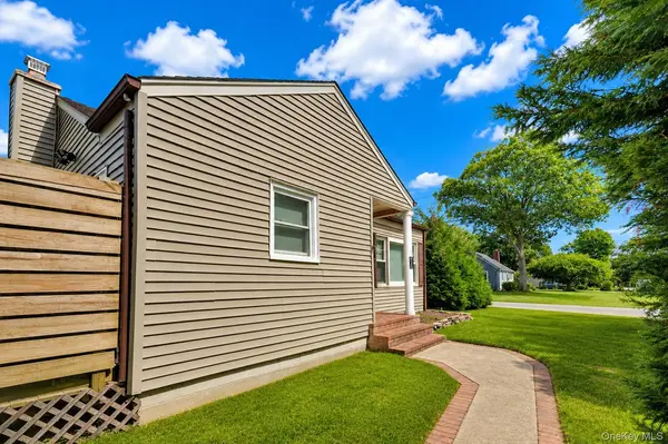 97 Corey AVE, Blue Point, NY 11715