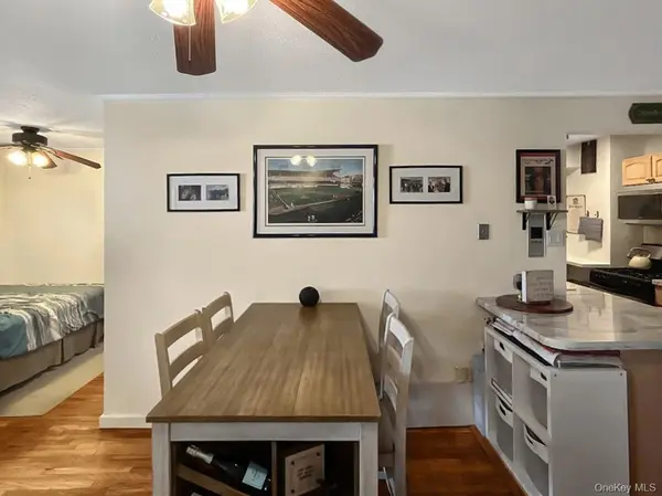 130 Beach 121st ST #3B, Rockaway Park, NY 11694
