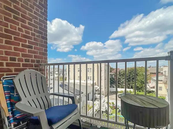 130 Beach 121st ST #3B, Rockaway Park, NY 11694