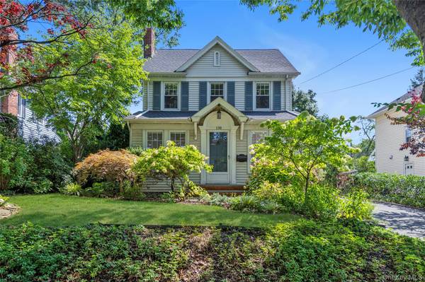 138 Hillcrest AVE, Manhasset, NY 11030