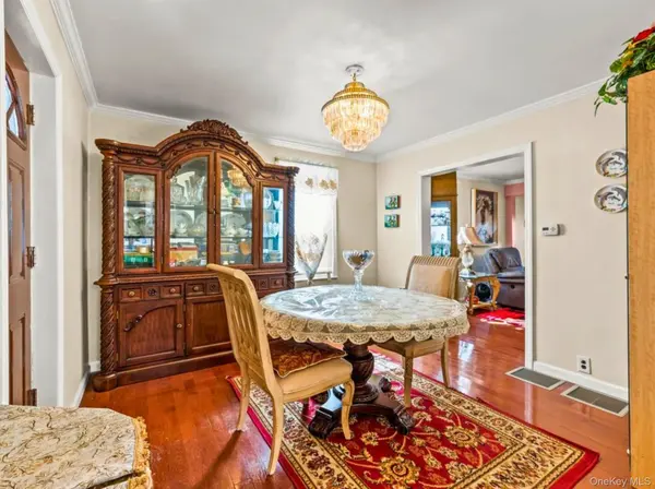 89-53 218th PL, Queens Village, NY 11427
