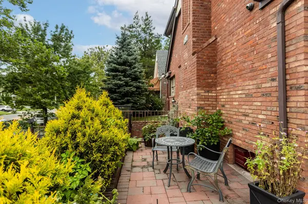 85-27 Bell BLVD, Hollis Hills, NY 11427