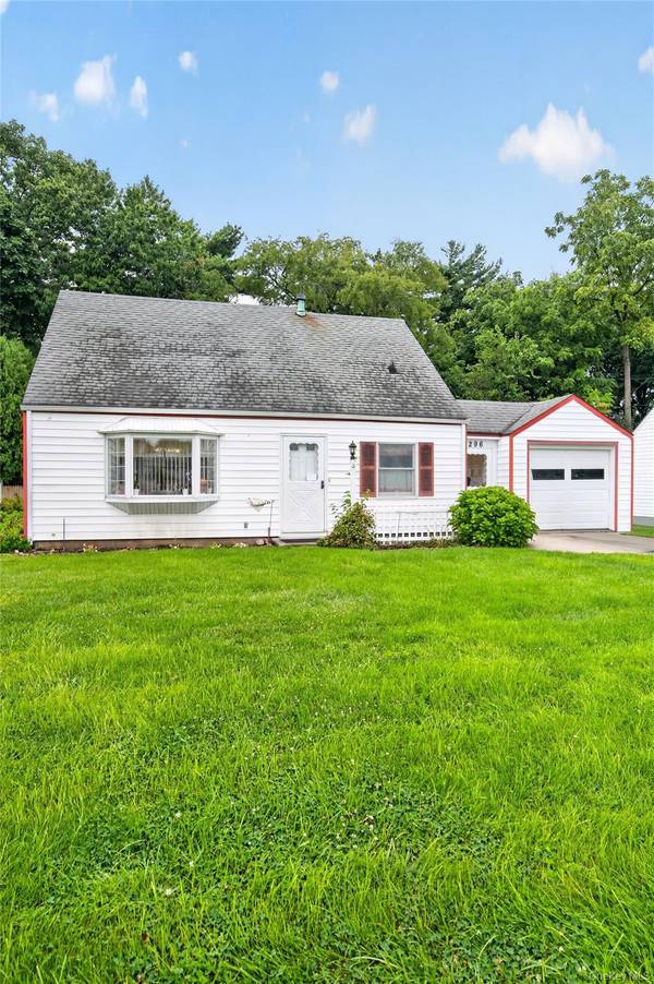 296 Jamaica BLVD, Carle Place, NY 11514