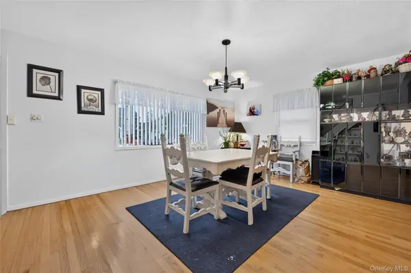296 Jamaica BLVD, Carle Place, NY 11514