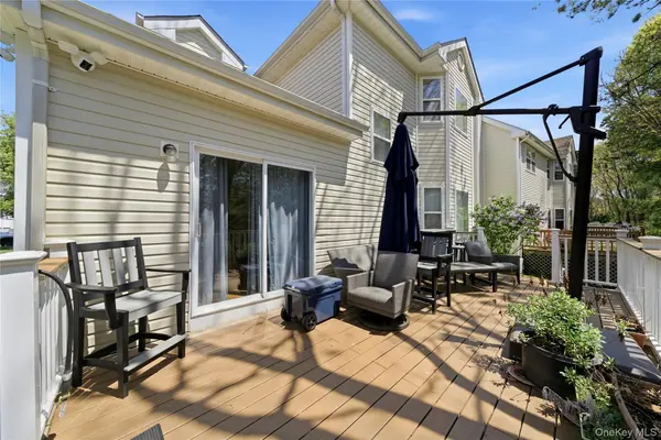23 Sunflower Ridge RD, South Setauket, NY 11720
