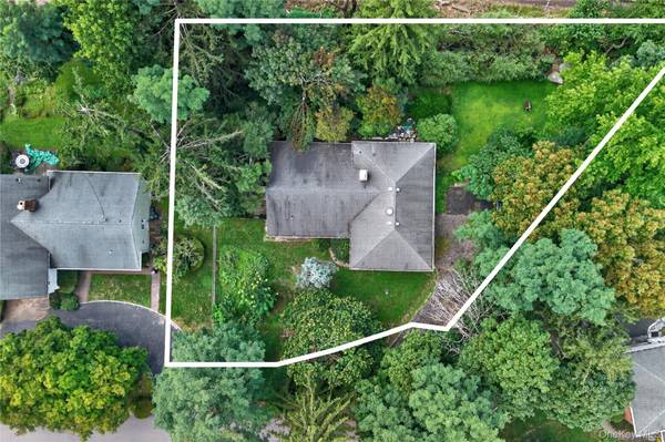 18 Pinewood RD, Manhasset, NY 11030