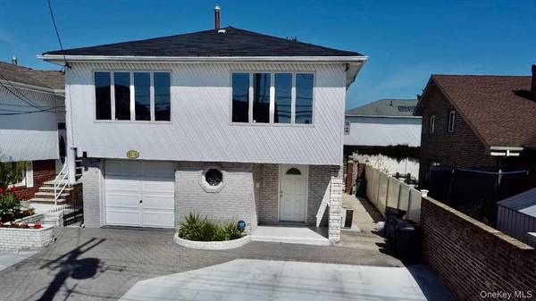 85-11 164th AVE, Howard Beach, NY 11414