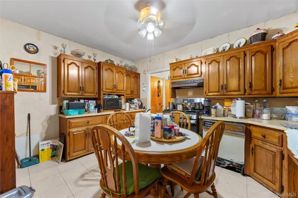 8118 7th AVE, Brooklyn, NY 11228