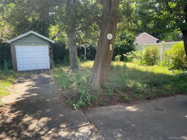80-30 64th LN, Glendale, NY 11385