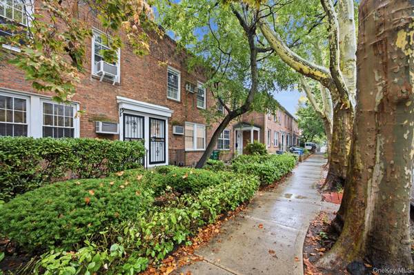 39-27 49th ST, Sunnyside, NY 11104