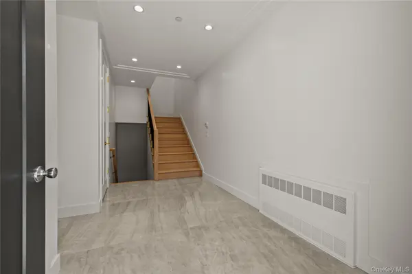 30 Northbrook RD #201, Spring Valley, NY 10977