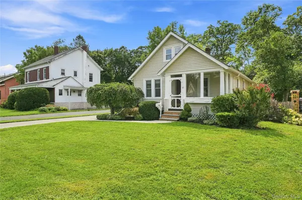 56 Washington AVE, Amityville, NY 11701