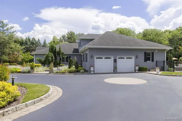 15 The Chase, Head Of The Harbor, NY 11780
