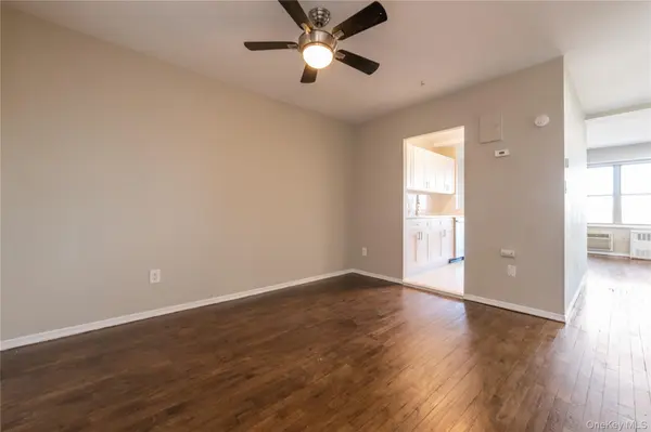 20 Wendell ST #19F, Hempstead, NY 11550