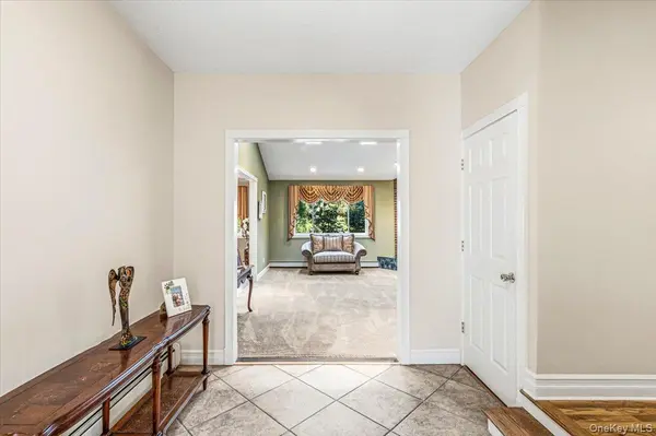31 Dehan ST, Smithtown, NY 11787