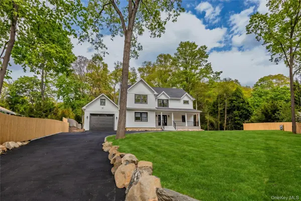 206 Beverly RD, Huntington Station, NY 11746